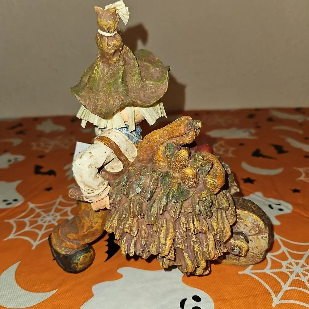 Harvest Time Scarecrow Figurines